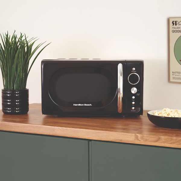 Hamilton Beach FlexiControl Kettle, Toaster and 20L Retro Microwave - Black