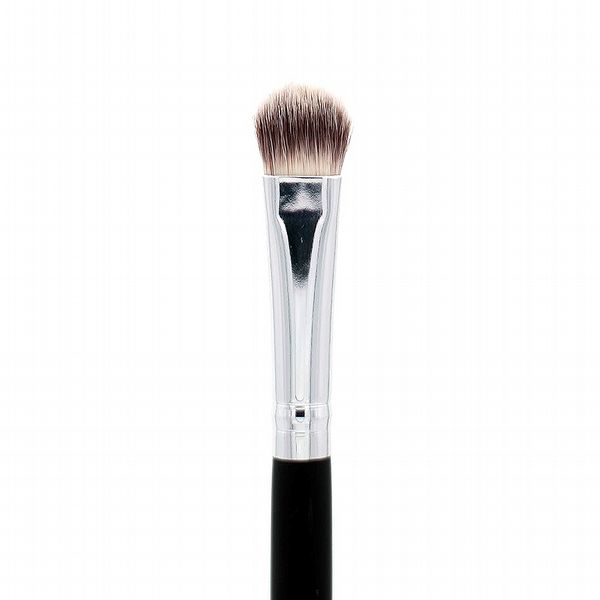 Deluxe Oval Shadow Brush